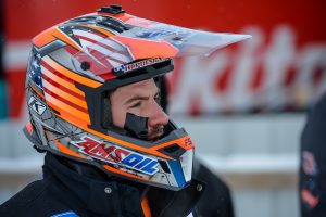 Lincoln Lemieux used tape to help prevent frostbite