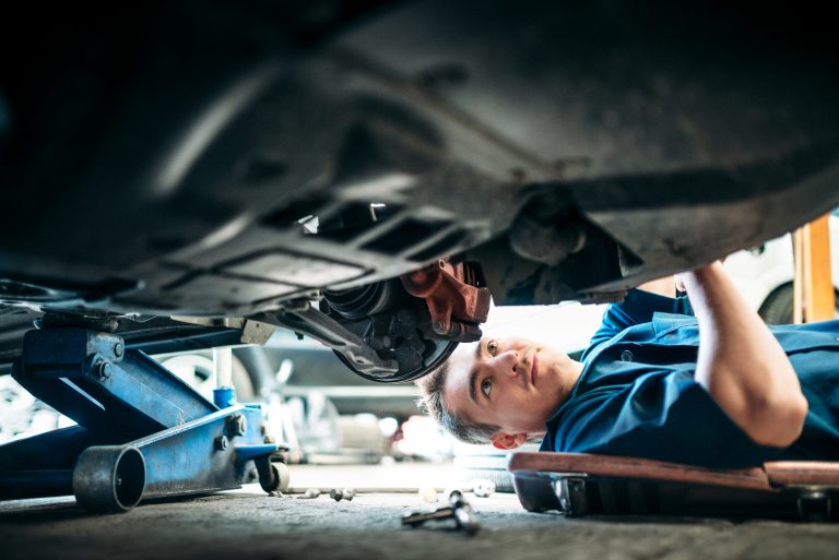 DOT 3 and DOT 4 Brake Fluid: What’s the Difference?