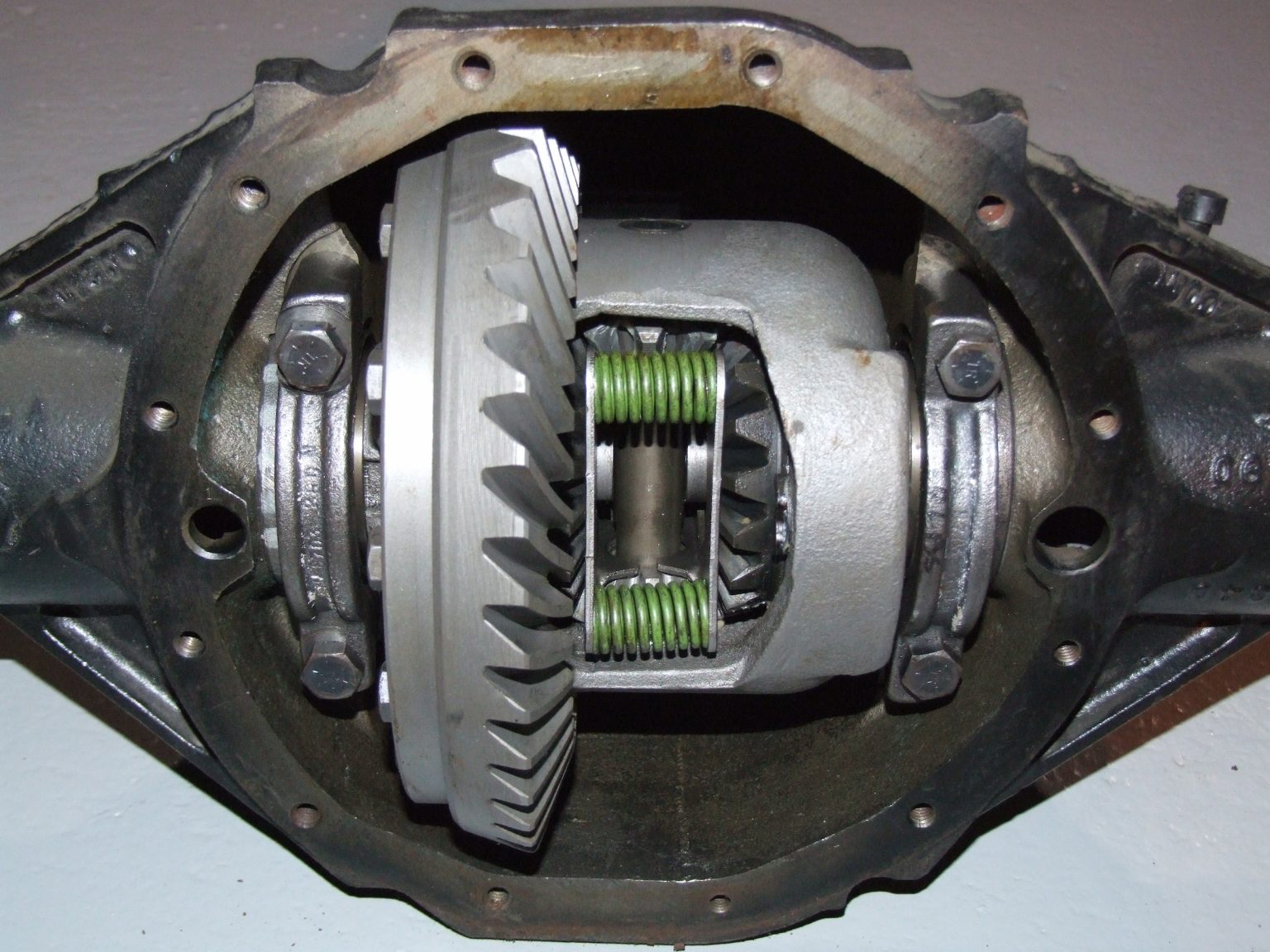 Track Diff How Often Should I Change Differential Fluid? - AMSOIL Blog - Canada