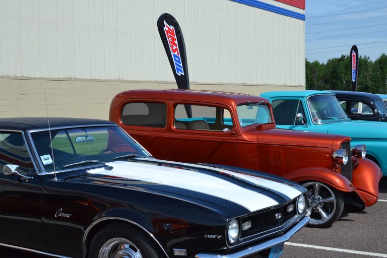 Street Rodder Road Tour Stops at AMSOIL INC.
