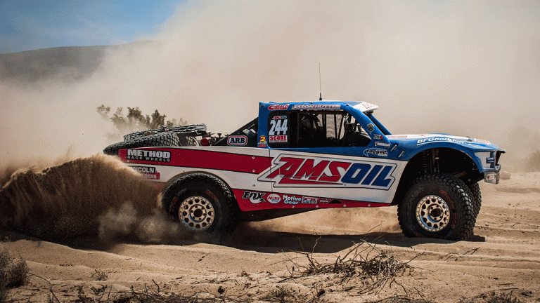 Racing Oil vs. Regular Oil: What’s the Difference?
