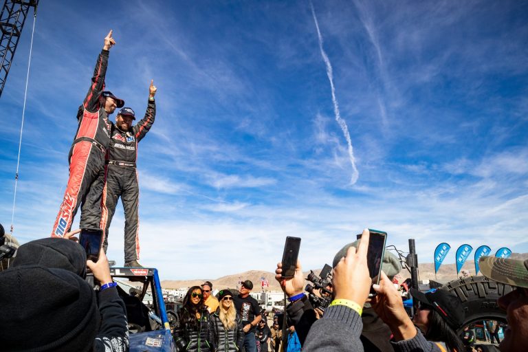Team AMSOIL Gets It Done in Hammertown