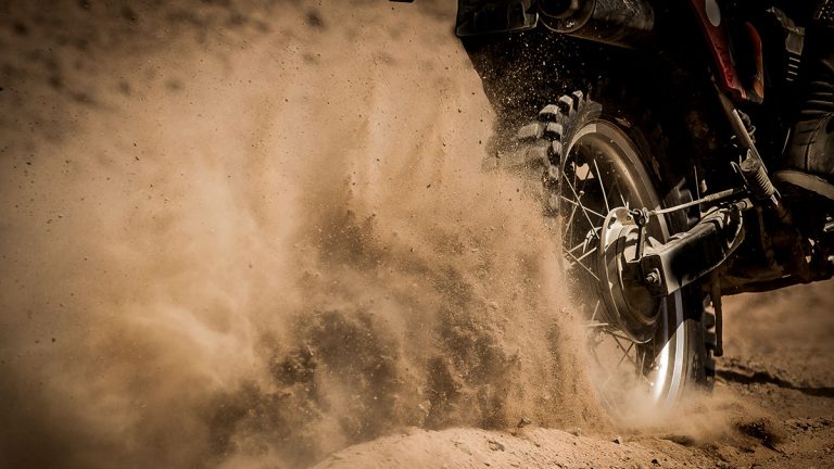 Four-Stroke or Two-Stroke Dirt Bike: Which is Right for Me?