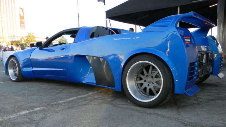 Twin-Engine Corvette Makes 1,300 Horsepower